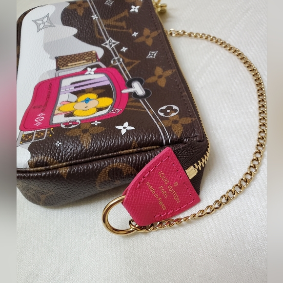 Louis Vuitton Christmas 2019 Limited Edition Mini Pochette Accessoires - Picture 3 of 10